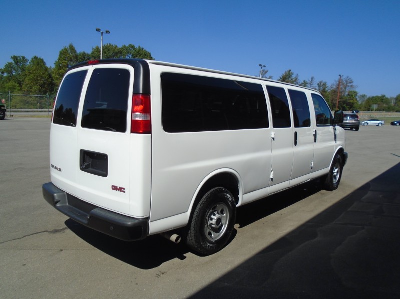 gmc savana passenger 2023 1GJZ7NFP7P1149085 image gmc savana passenger 2023 1GJZ7NFP7P1149085 image